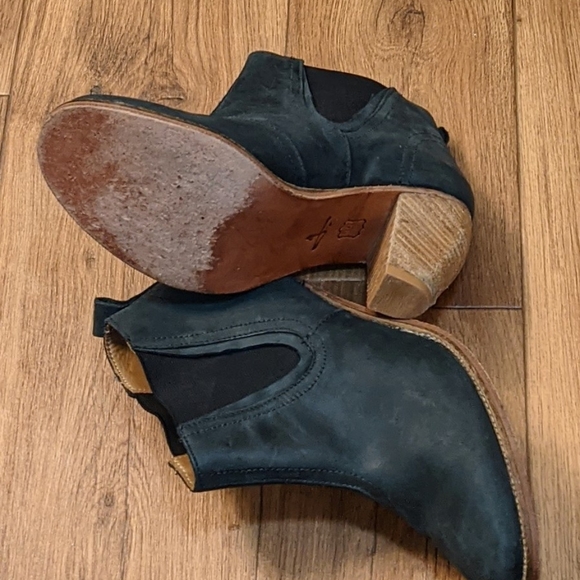 J. Shoes Leather Ankle Boots - Picture 4 of 6